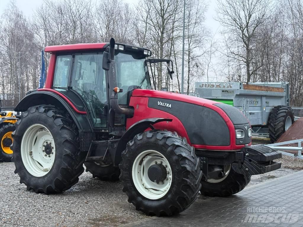 Valtra T 161 Traktorok
