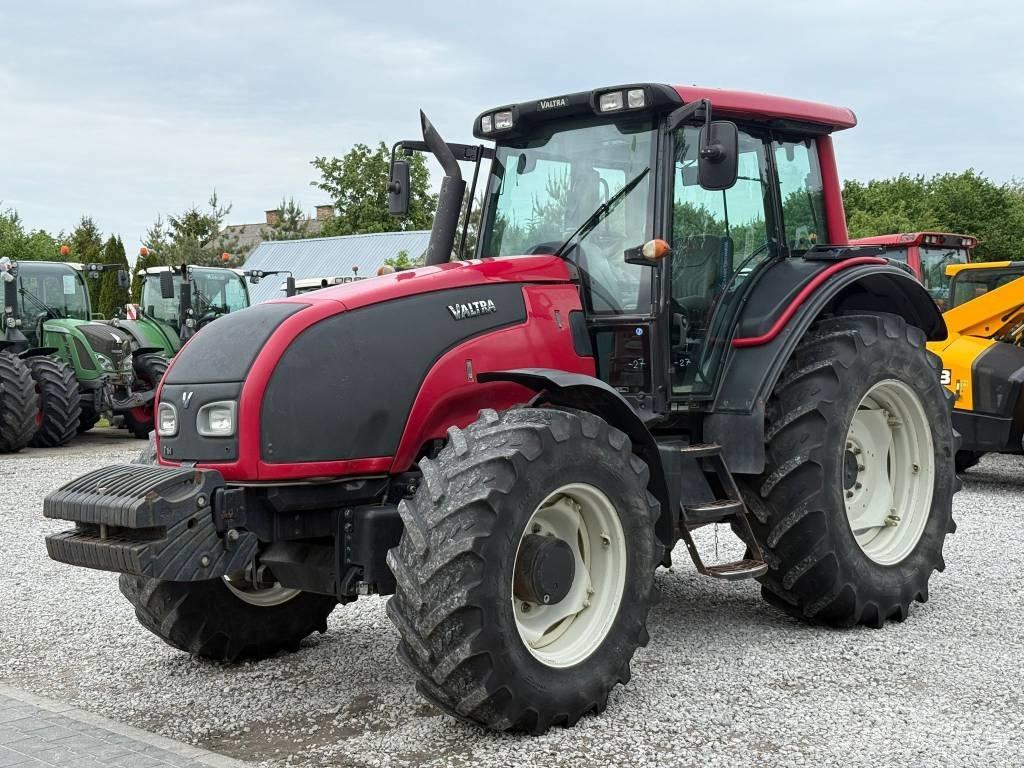 Valtra T 161 Traktorok