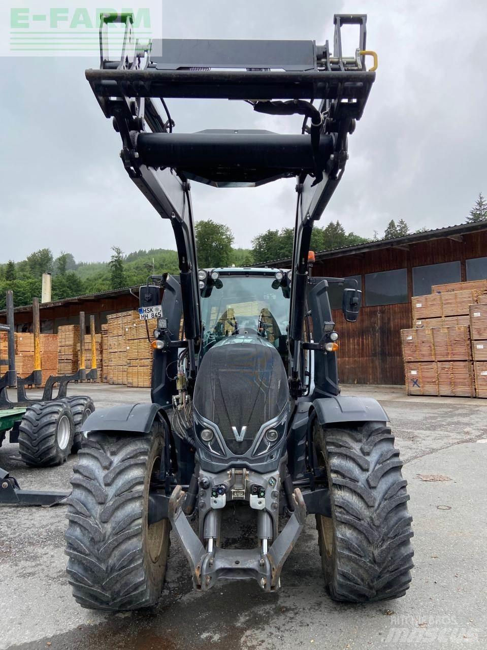 Valtra T254S Traktorok