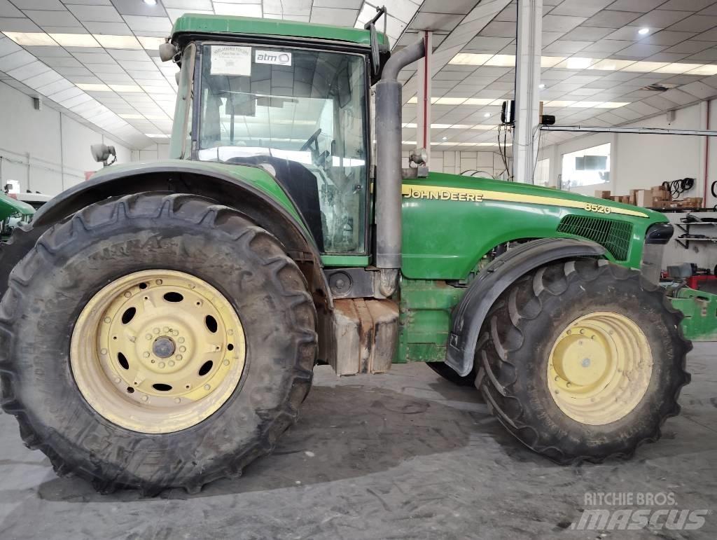 John Deere 8520 Traktorok