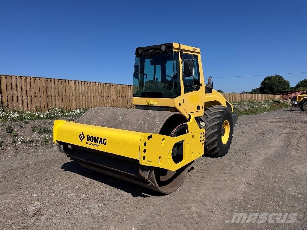 Bomag BW 213 D H-4 Egydobos hengerek
