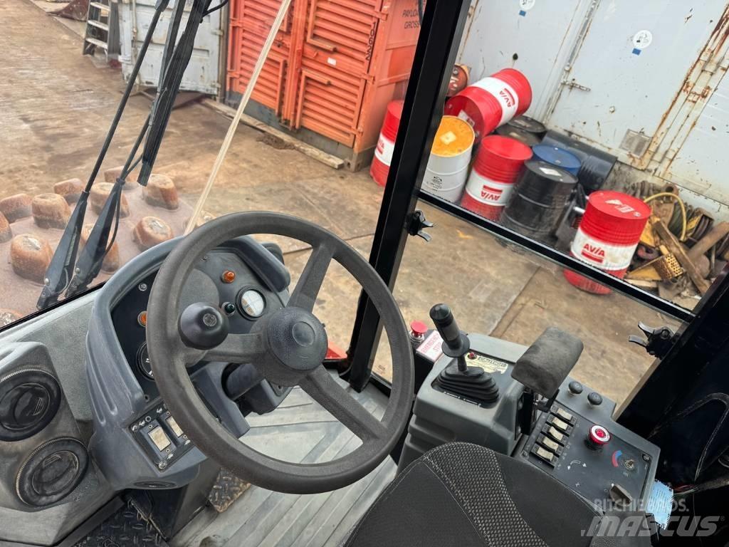 CAT CP 533 E Egydobos hengerek