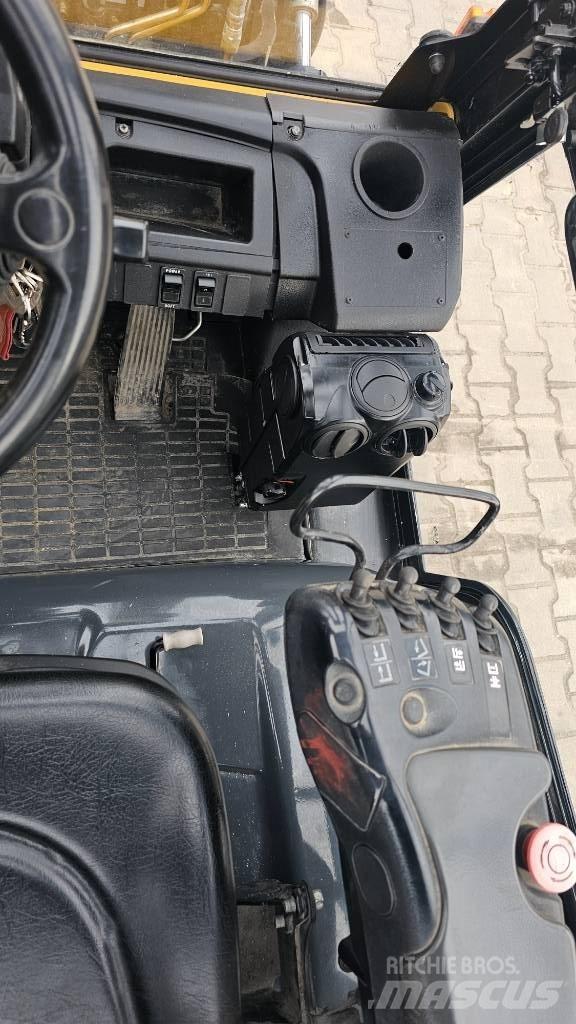 CAT GP 25 NT Gázüzemű targoncák