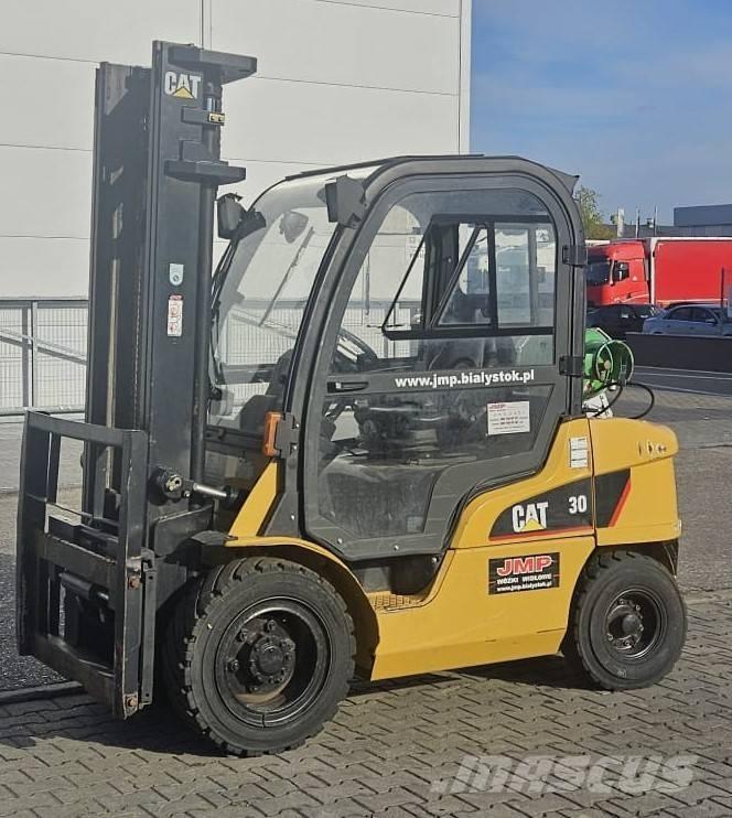 CAT GP 30 N Gázüzemű targoncák