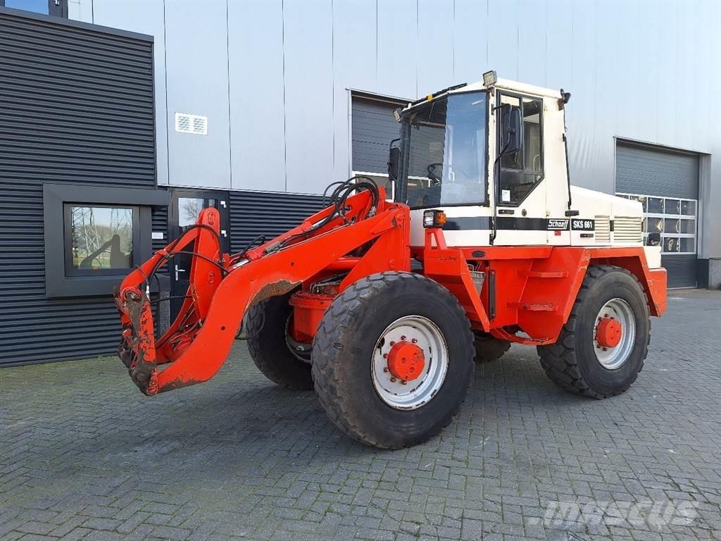 Schaeff SKS 661 Gumikerekes homlokrakodók