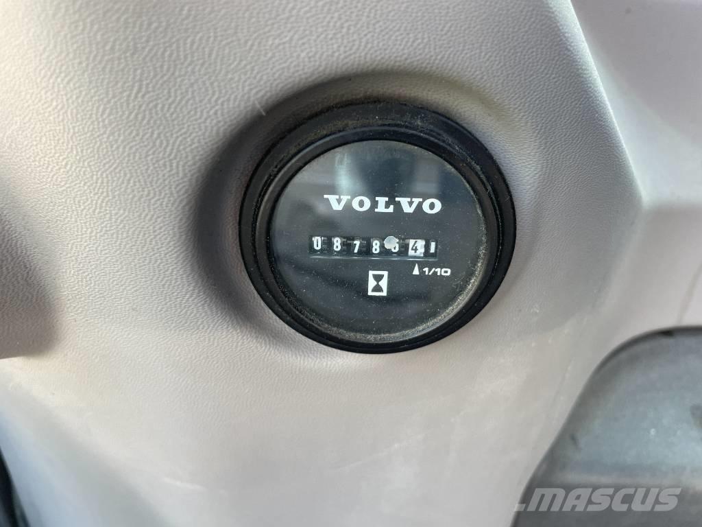 Volvo ECR235EL Lánctalpas kotrók