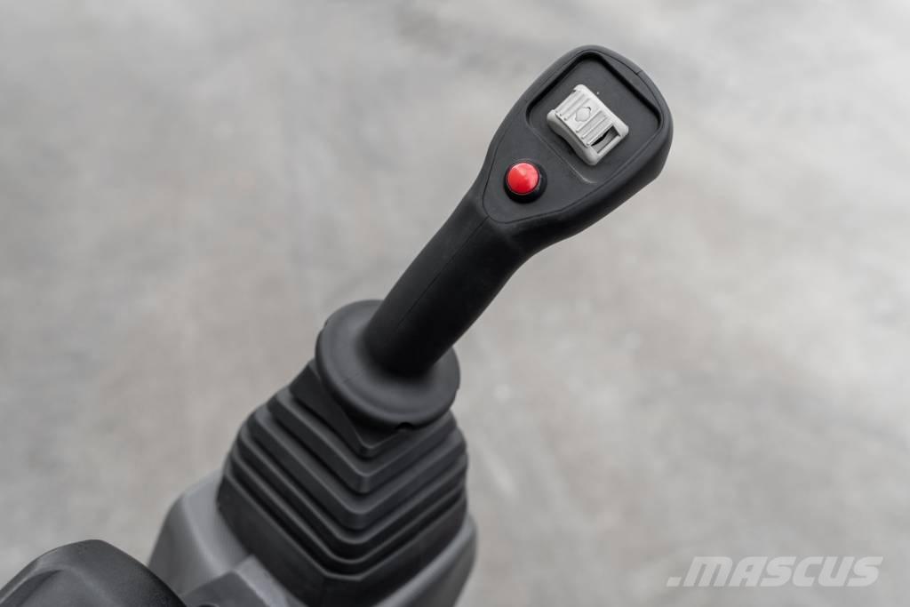 CASE CX 12 D Mini kotrók < 7t