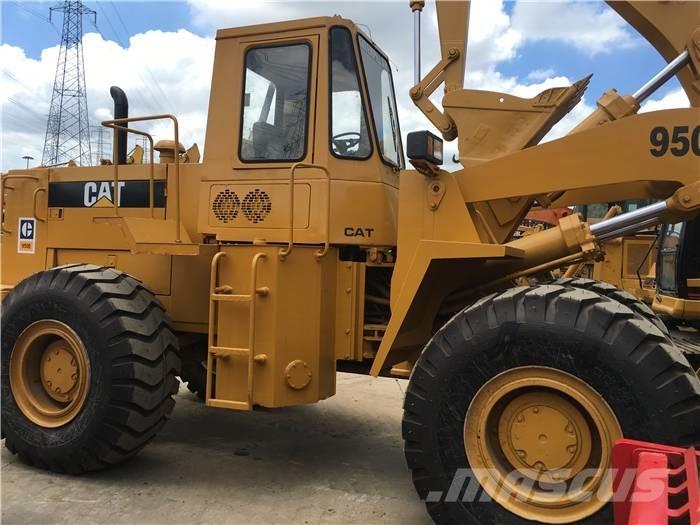 CAT 950 E Gumikerekes homlokrakodók