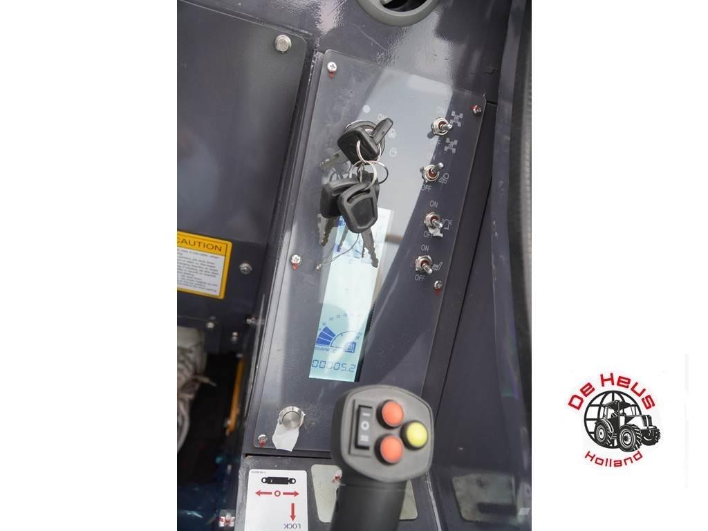 Eurotrac T11 Gumikerekes homlokrakodók