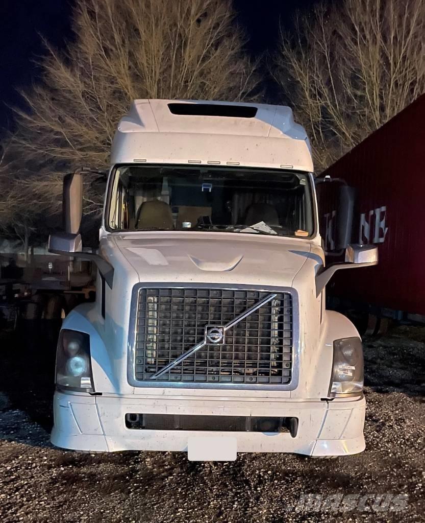 Volvo VNL 42 670 Nyergesvontatók