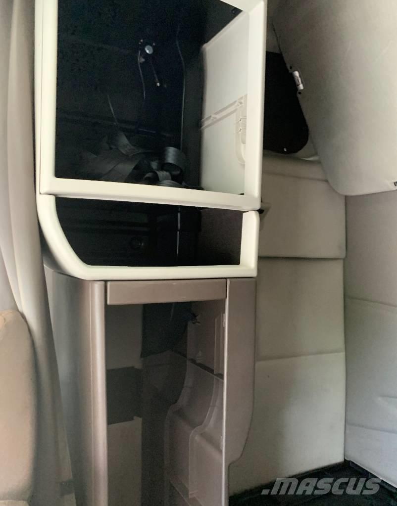 Volvo VNL 42 670 Nyergesvontatók