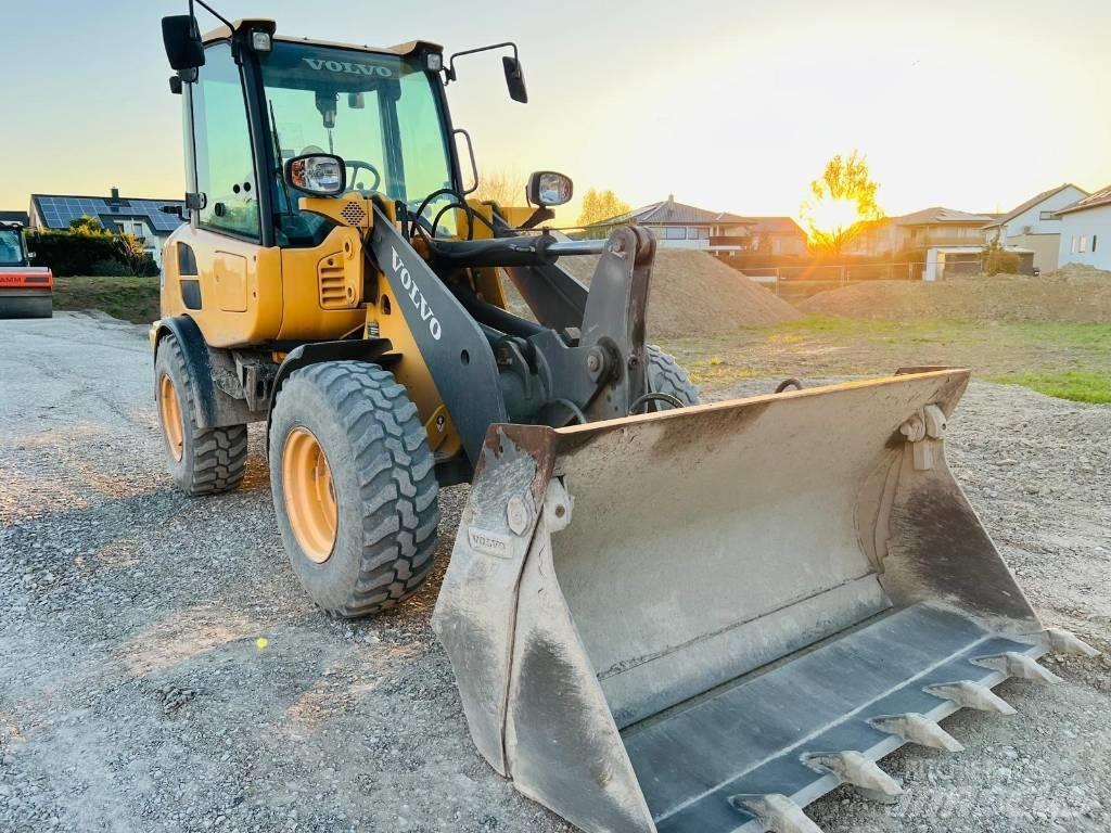 Volvo L25FZ Kompaktrakodók