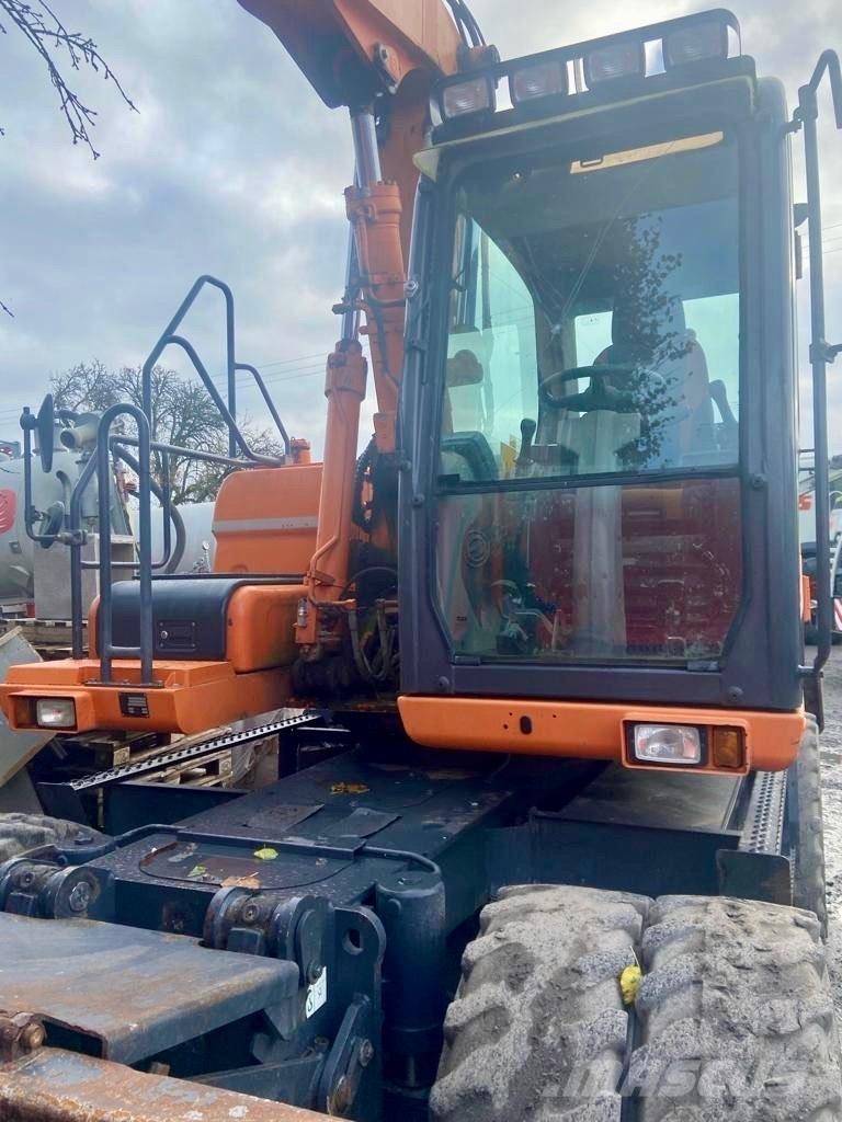 Doosan DX 160 W-3 Gumikerekes kotrók