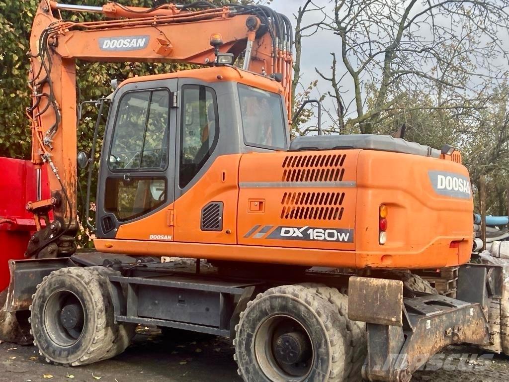 Doosan DX 160 W-3 Gumikerekes kotrók
