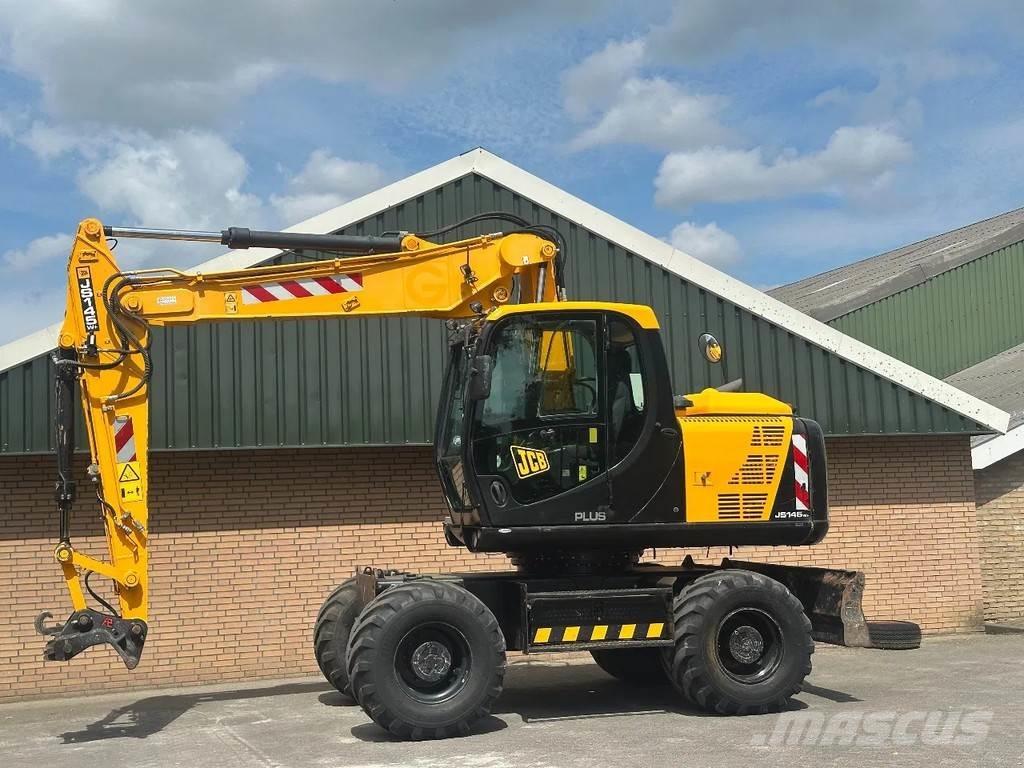 JCB JS145W Gumikerekes kotrók