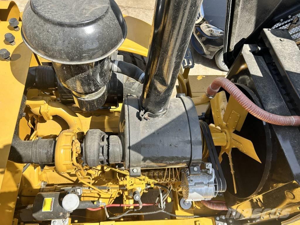 CAT 966 H Gumikerekes homlokrakodók