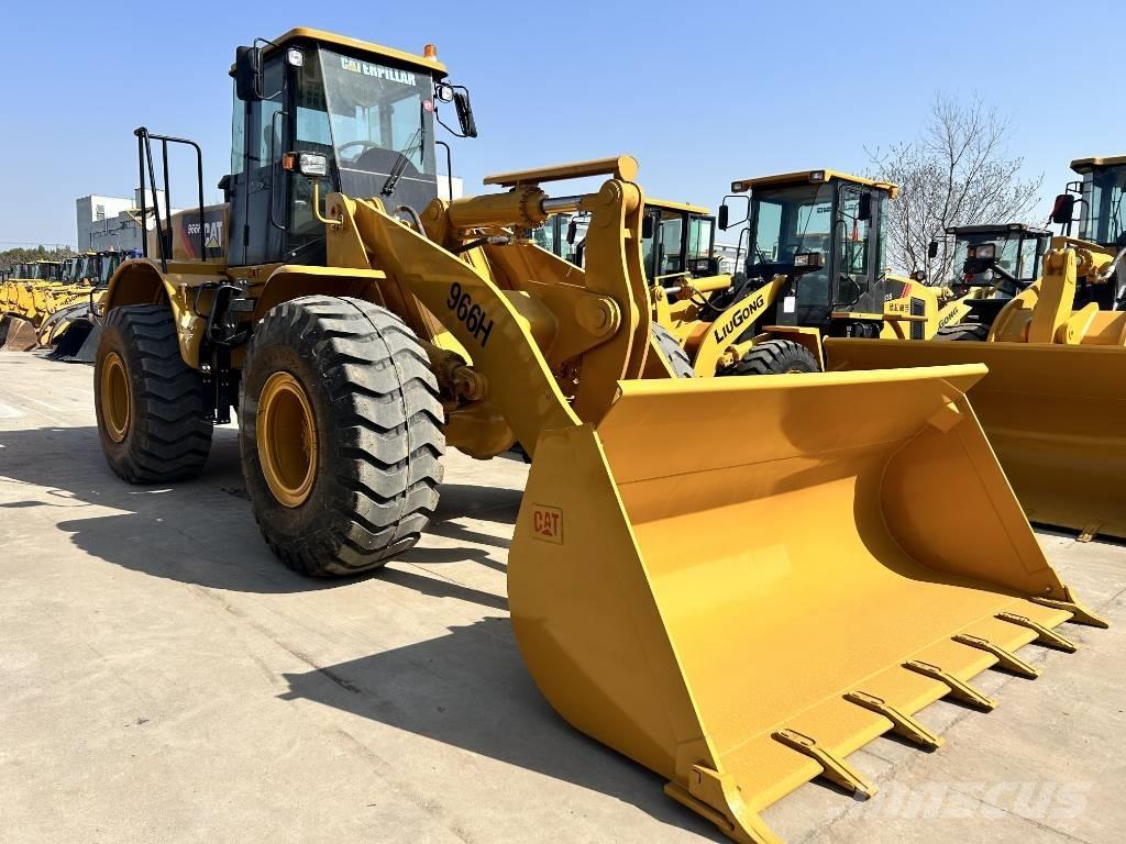 CAT 966 H Gumikerekes homlokrakodók