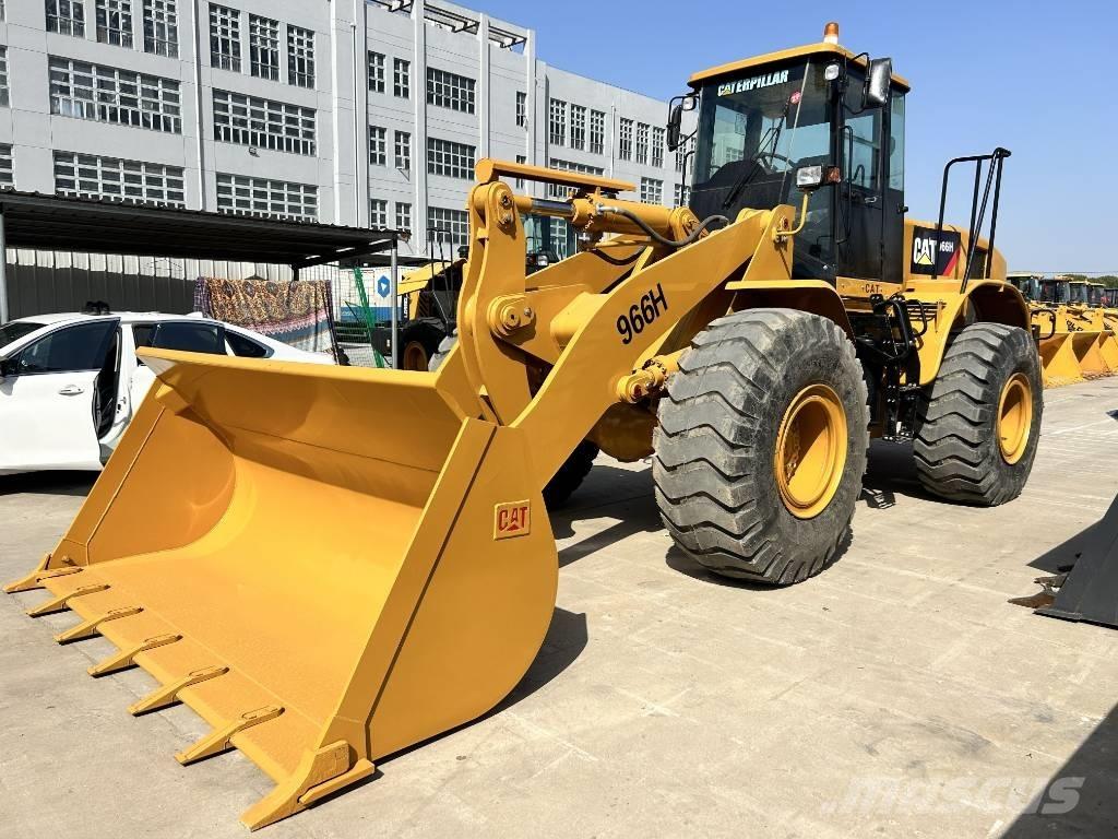 CAT 966 H Gumikerekes homlokrakodók