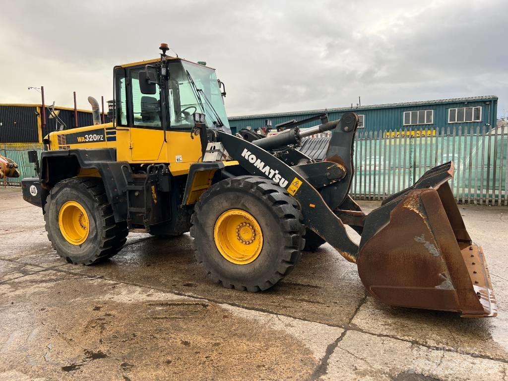 Komatsu WA320PZ-6 Gumikerekes homlokrakodók