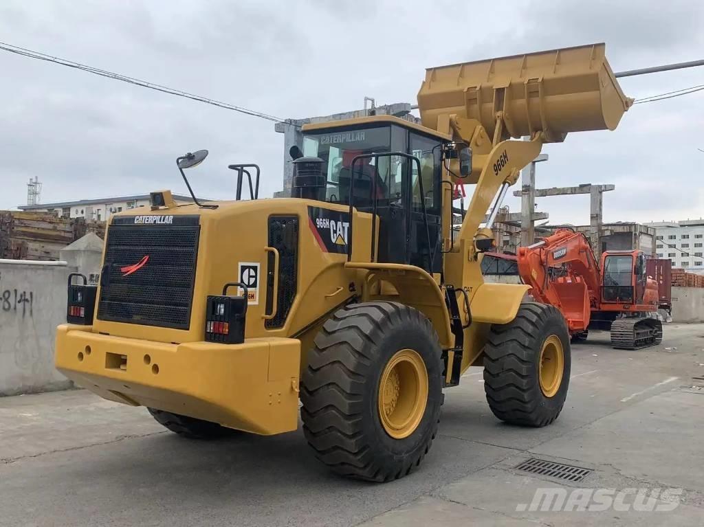 CAT 966H Gumikerekes homlokrakodók