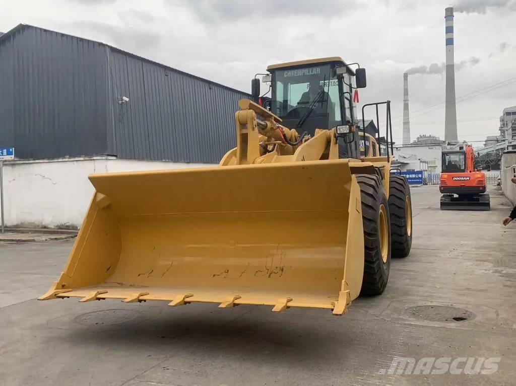 CAT 966H Gumikerekes homlokrakodók