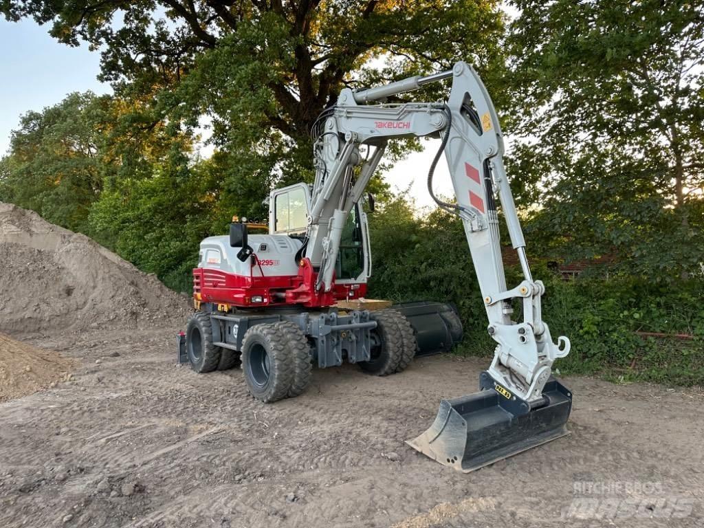 Takeuchi TB295W Gumikerekes kotrók