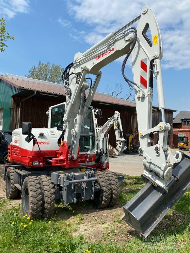 Takeuchi TB295W Gumikerekes kotrók
