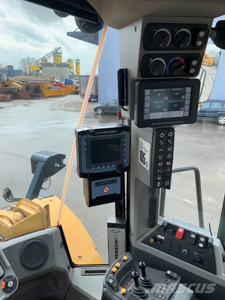 CAT 966 M XE Gumikerekes homlokrakodók