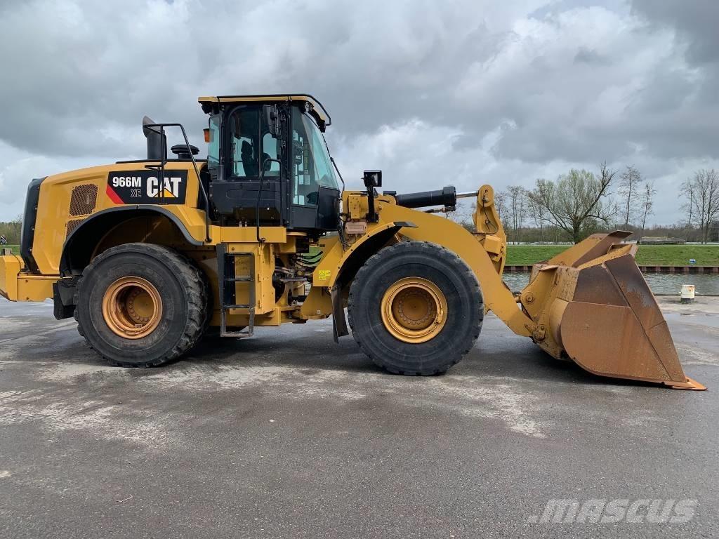 CAT 966 M XE Gumikerekes homlokrakodók