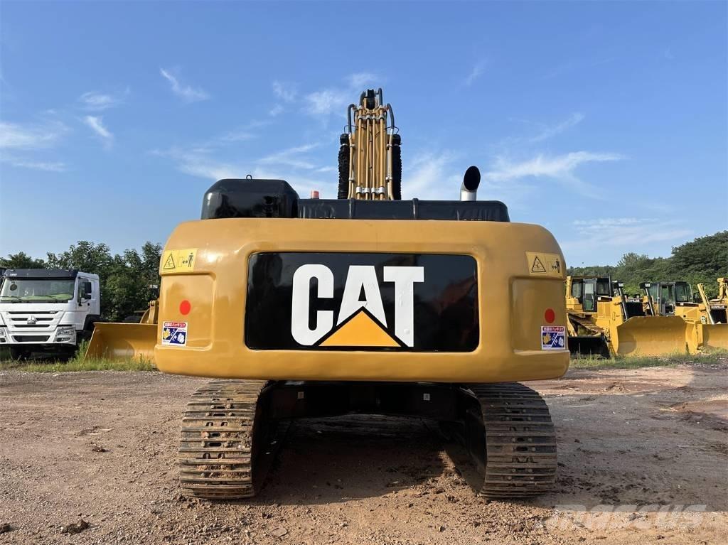 CAT 330 D L Lánctalpas kotrók