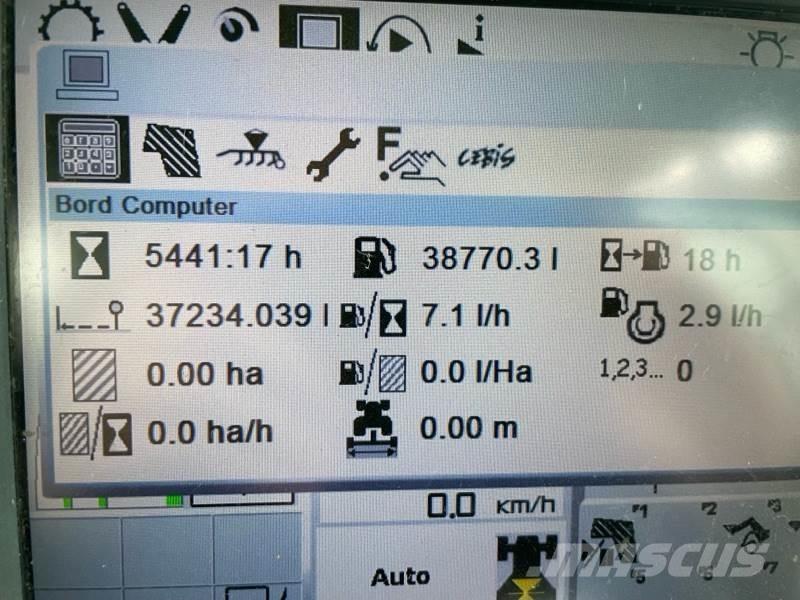CLAAS ARION 550 Traktorok