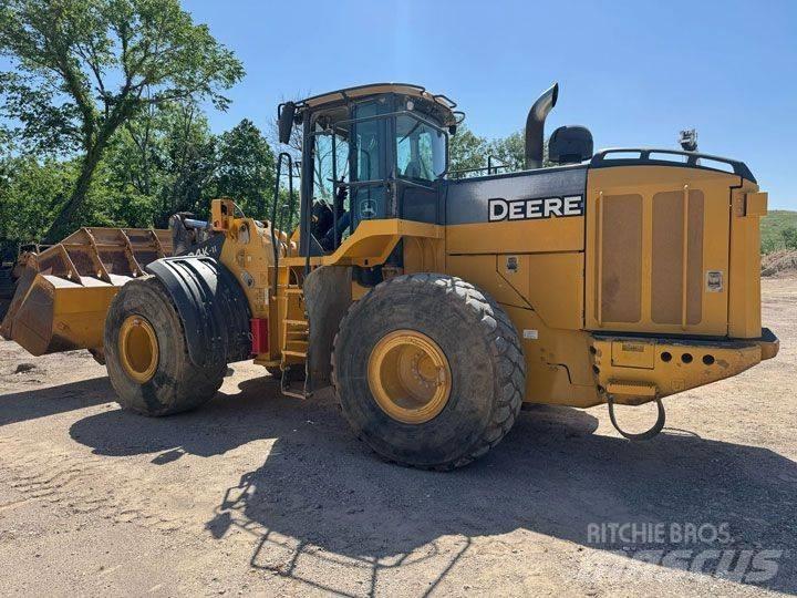 John Deere 824K-II Gumikerekes homlokrakodók