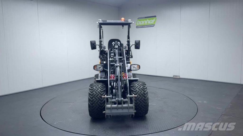 GiANT G2300 HD Gumikerekes homlokrakodók