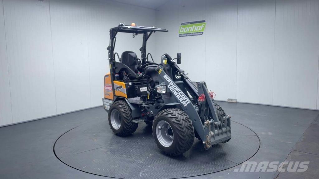 GiANT G2300 HD Gumikerekes homlokrakodók
