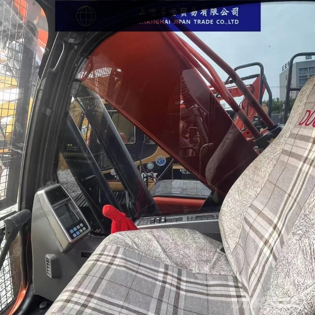 Doosan DX 300 LC Lánctalpas kotrók