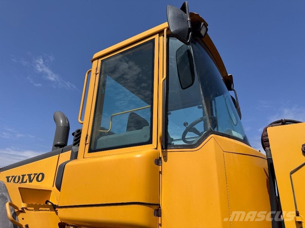 Volvo L 120 E Gumikerekes homlokrakodók