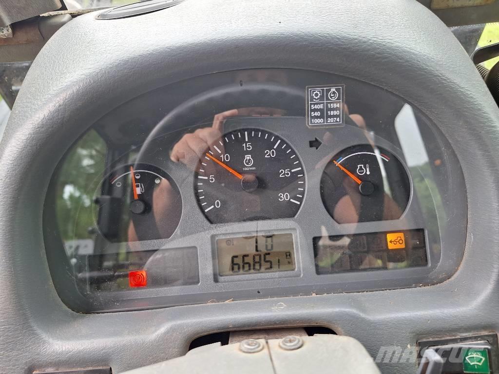 Valtra A 95 Traktorok
