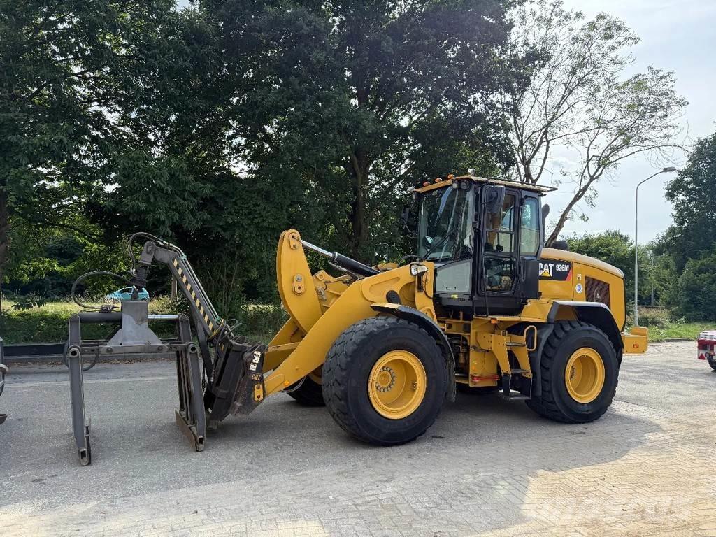 CAT 926M 4 Buckets Gumikerekes homlokrakodók