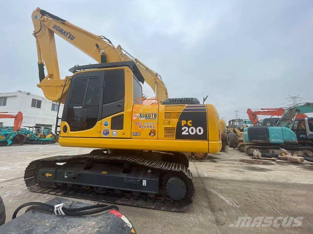 Komatsu PC 200-8 Lánctalpas kotrók