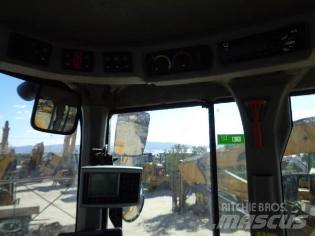CAT 938M Gumikerekes homlokrakodók