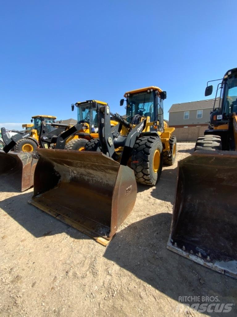 John Deere 544L Gumikerekes homlokrakodók