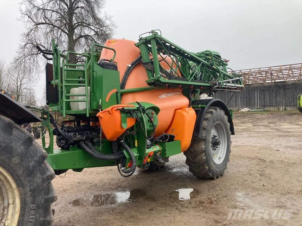 Amazone UX 5200 Vontatott trágyaszórók