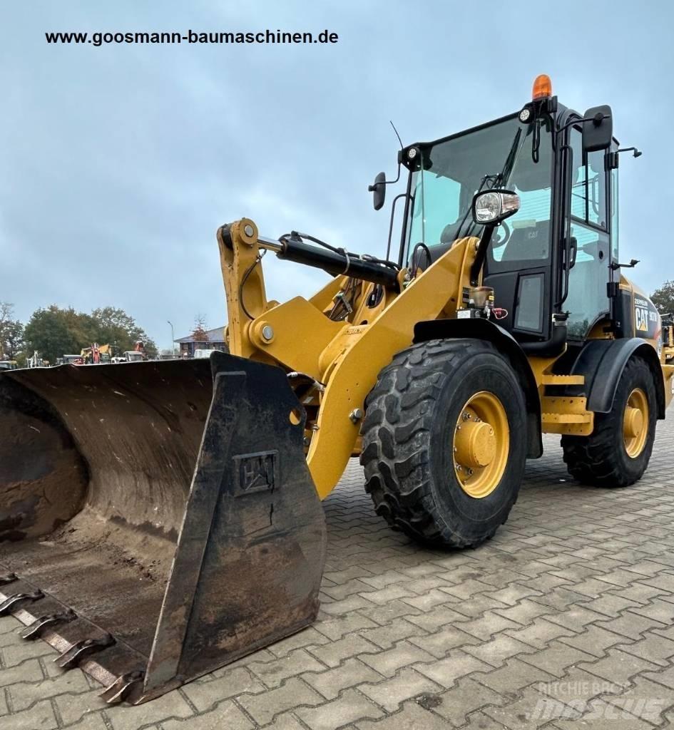 CAT 907 M Gumikerekes homlokrakodók