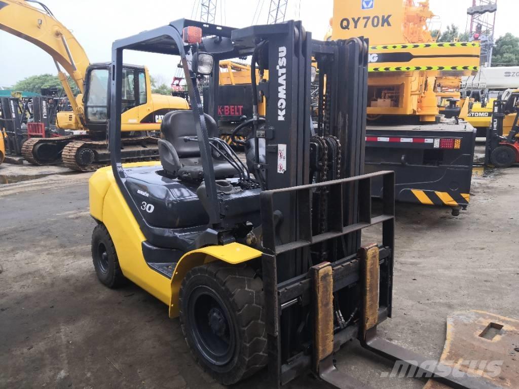 Komatsu 30 Dízel targoncák