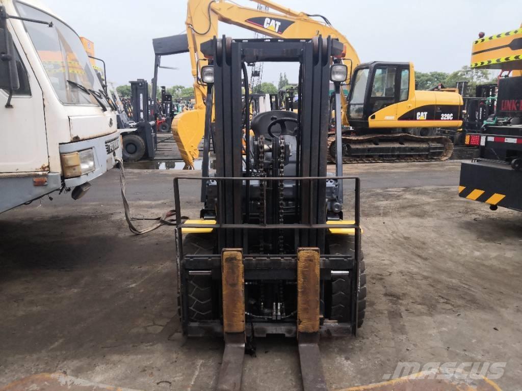 Komatsu 30 Dízel targoncák