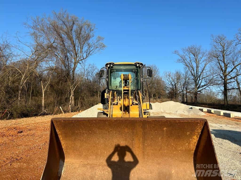 CAT 924 K Gumikerekes homlokrakodók