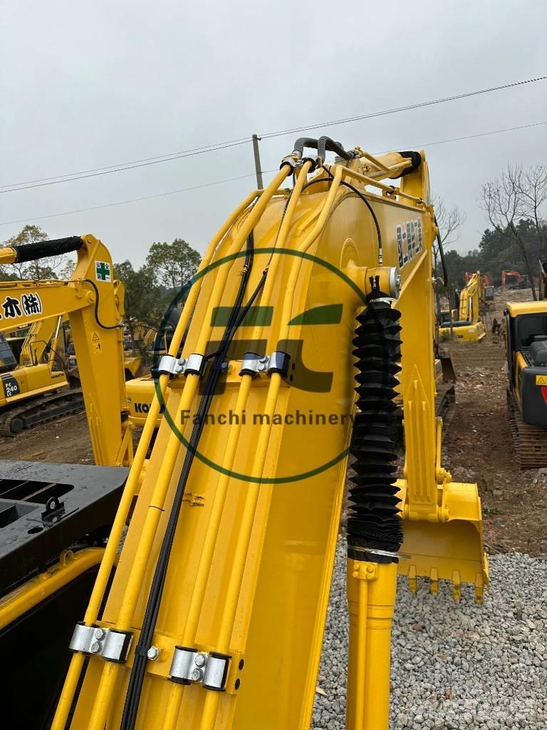 Komatsu PC 200-8 Lánctalpas kotrók