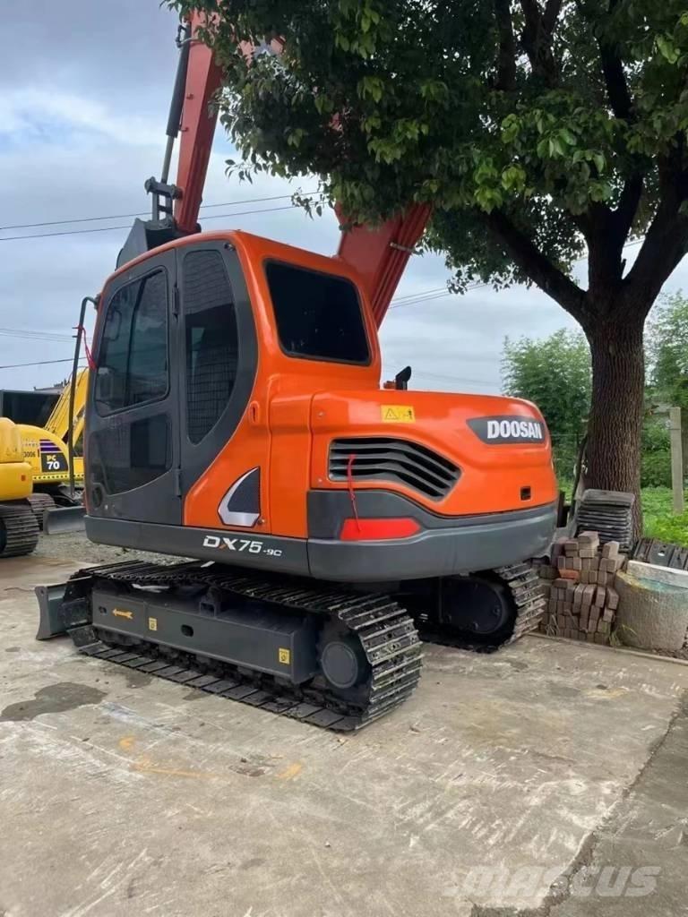 Doosan DX75-9C Közepes (midi) kotrók 7 t - 12 t
