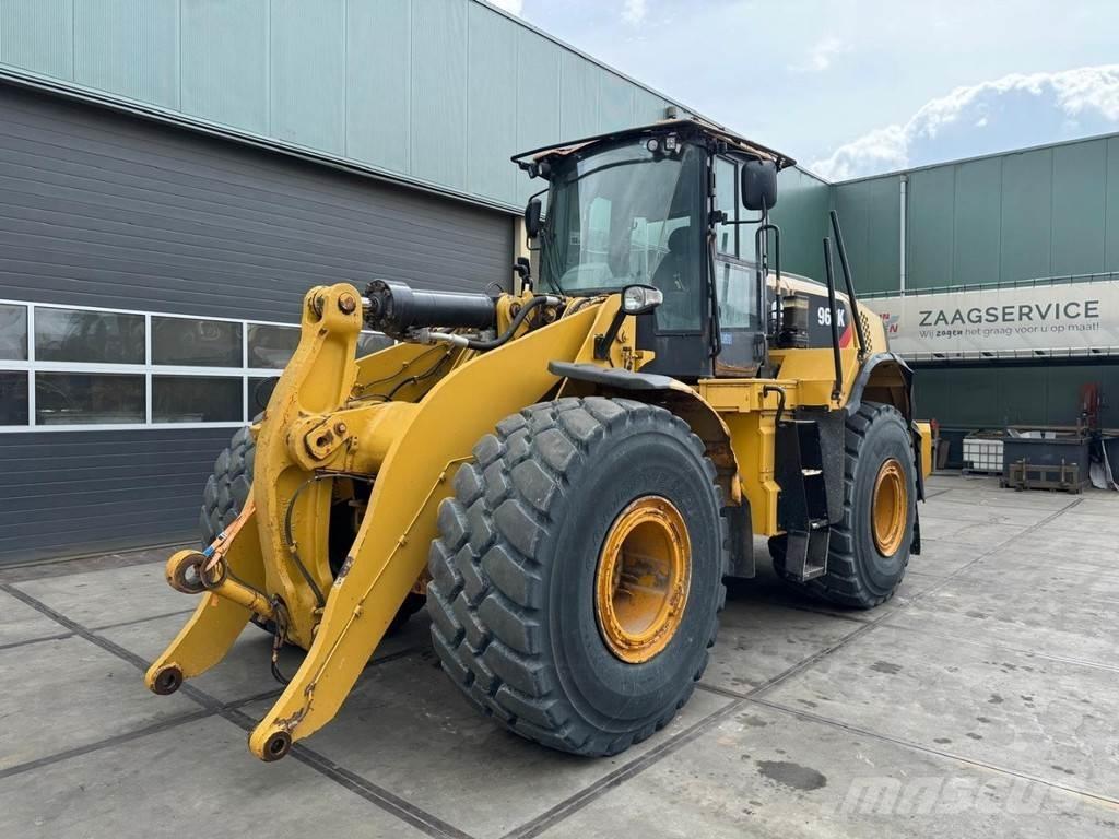 CAT 966 K Gumikerekes homlokrakodók