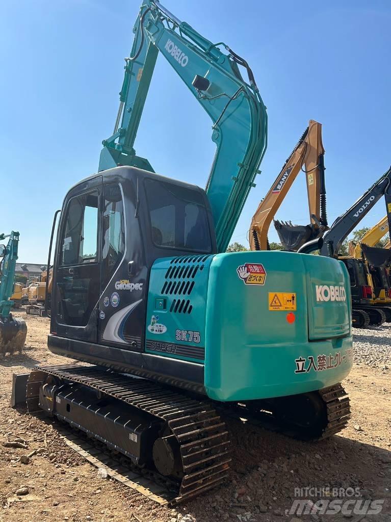 Kobelco SK 75 Mini kotrók < 7t
